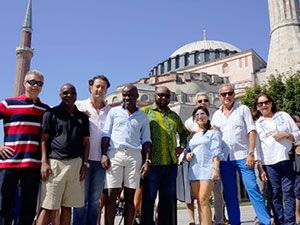 Altın Çıpa davetlilerine İstanbul gezisi düzenlendi