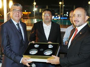 Dünya denizcileri akşam yemeğinde buluştu