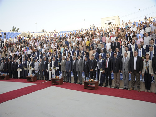 DEÜ Denizcilik Fakültesi'nde mezuniyet sevinci galerisi resim 16