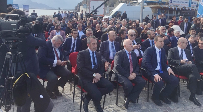 'Türk Denizciliğine Bakış' paneli Antalya'da gerçekleşti galerisi resim 3