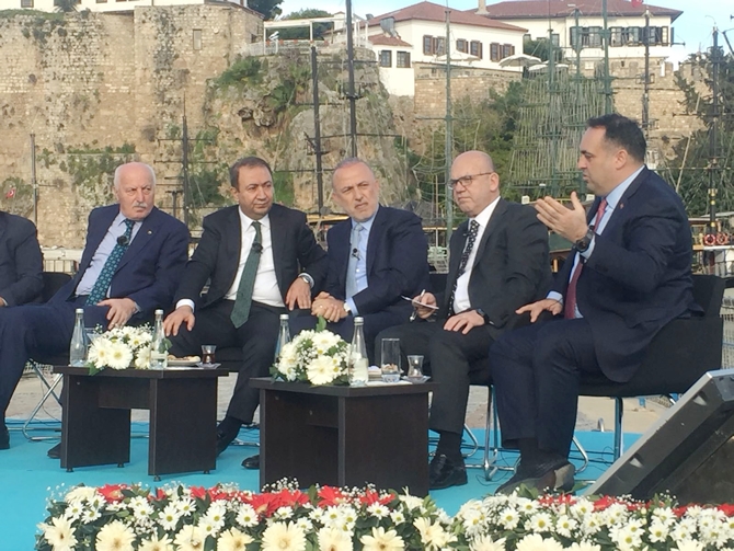 'Türk Denizciliğine Bakış' paneli Antalya'da gerçekleşti galerisi resim 6