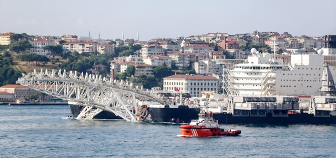 Pioneering Spirit, İstanbul Boğazı'ndan geçti galerisi resim 10