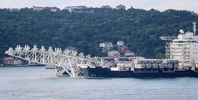 Pioneering Spirit, İstanbul Boğazı'ndan geçti galerisi resim 11