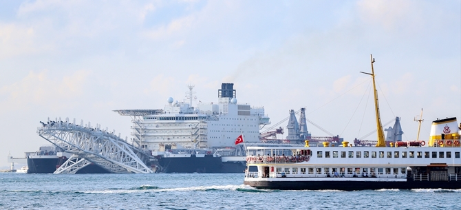 Pioneering Spirit, İstanbul Boğazı'ndan geçti galerisi resim 13