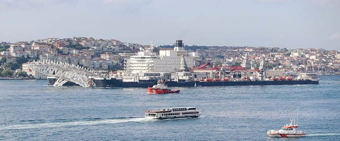 Pioneering Spirit, İstanbul Boğazı'ndan geçti galerisi resim 14