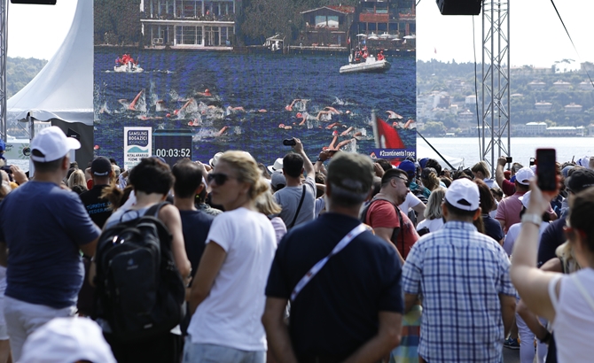 Boğaziçi Yüzme Yarışı’nda şampiyonlar belli oldu galerisi resim 11