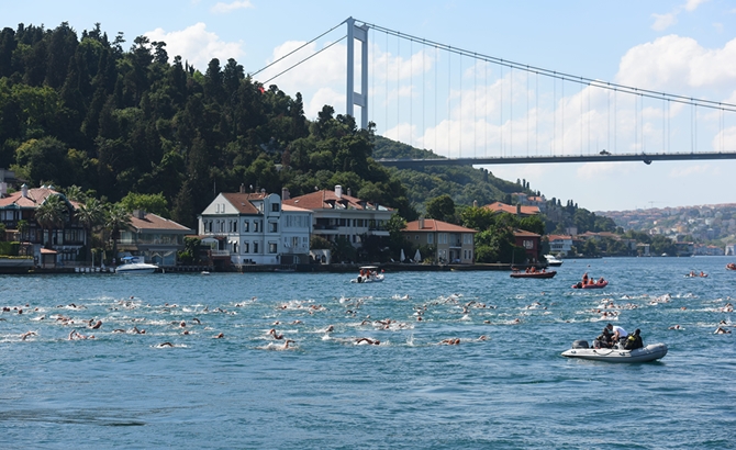 Boğaziçi Yüzme Yarışı’nda şampiyonlar belli oldu galerisi resim 3