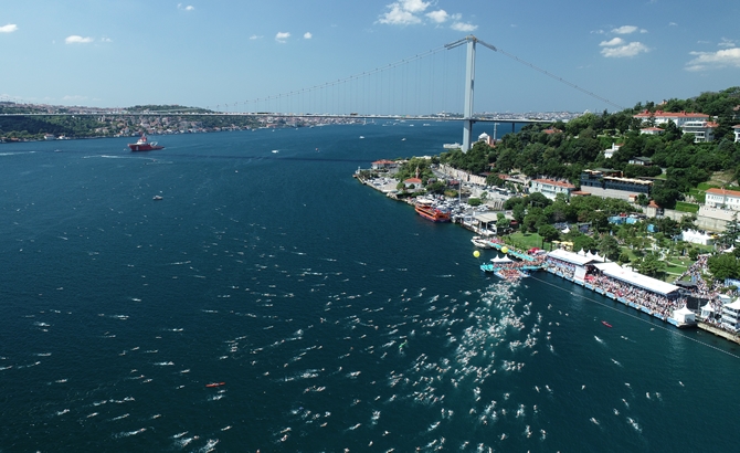 Boğaziçi Yüzme Yarışı’nda şampiyonlar belli oldu galerisi resim 4