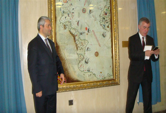 Piri Reis Haritası, IMO duvarını süsledi galerisi resim 10