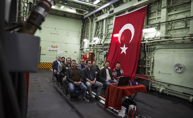 Türk savaş gemileri, vatandaşların ziyaretine açıldı galerisi resim 13