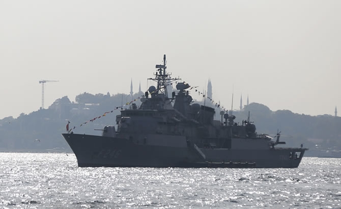 Türk savaş gemileri, vatandaşların ziyaretine açıldı galerisi resim 2