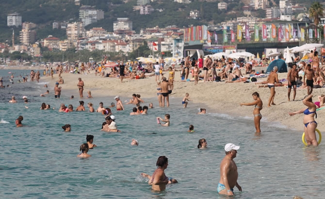 Alanya’da tatilciler plajları doldurdu galerisi resim 15