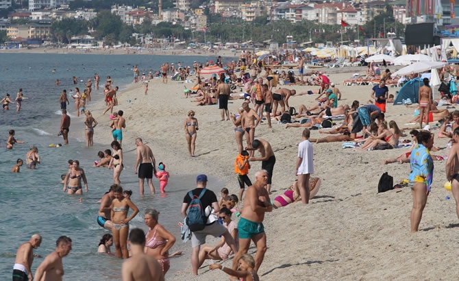 Alanya’da tatilciler plajları doldurdu galerisi resim 2