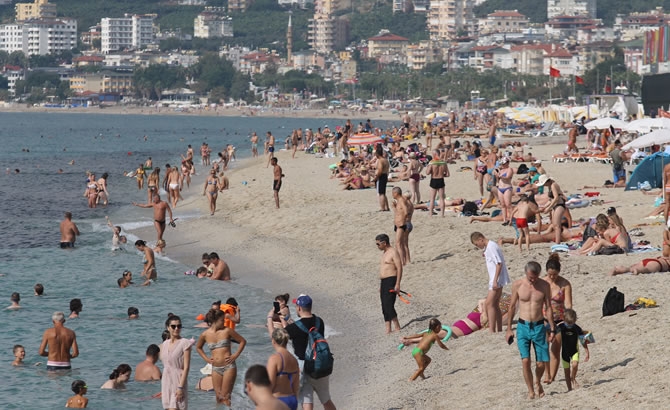 Alanya’da tatilciler plajları doldurdu galerisi resim 7