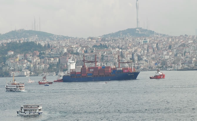 Kazazede gemi SONGA IRIDIUM, Ahırkapı'ya demir galerisi resim 1