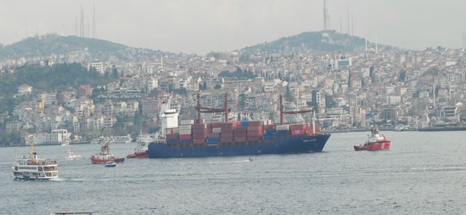 Kazazede gemi SONGA IRIDIUM, Ahırkapı'ya demir