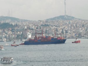 Kazazede gemi SONGA IRIDIUM, Ahırkapı'ya demir