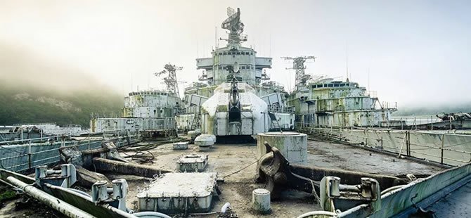 Askeri gemi mezarlığındaki terk edilmiş gemilerin etkileyici görüntüleri