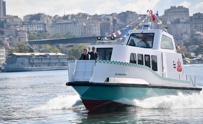 Yerli ve milli İBB Deniz Taksi suya indirildi galerisi resim 9