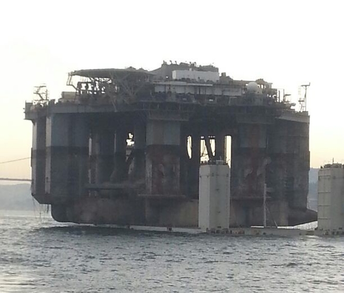 PETROL PLATFORMU İSTANBUL'DAN GEÇTİ galerisi resim 4