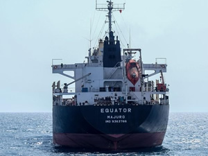 Ahırkapı'da demir tarayan gemi, demirde bulunan 2 gemiyle çatıştı