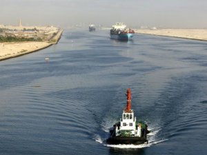 Süveyş Kanalı'ndan geçen Türk bayraklı gemi sayısı azaldı