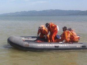 Malezya’da tekne alabora oldu: 13 kişi kayıp