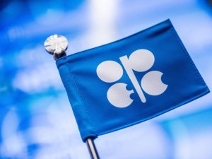 OPEC arz kesintisini sürdürebilirse petrol fiyatları 10 dolar yükselebilir