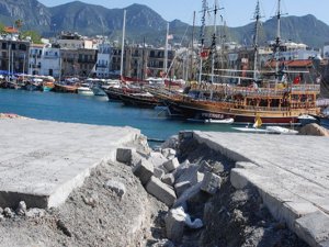 Tarihi Girne Limanı'nın durumu içler acısı