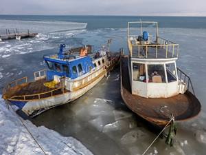 Tekneler donan Van Gölü'nde mahsur kaldı