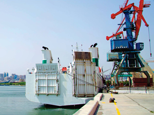 Azerbaycan, Bakü limanı'nı genişleterek transit ülke olmayı hedefliyor