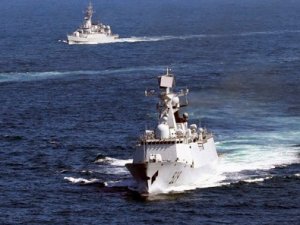 Güney Çin Denizi'ndeki taht kavgası büyüyor