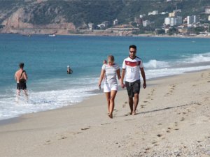 Alanya'da deniz sezonu başladı