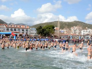 'Datça 11. Açık Deniz Kış Yüzme Maratonu' yapıldı