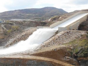 Türkiye'den KKTC'ye giden içme suyu denize akıtılıyor