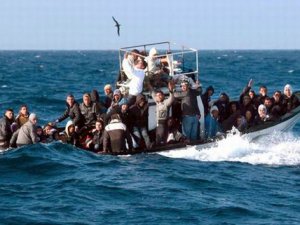 İtalya, Akdeniz'de 970 göçmeni kurtardı
