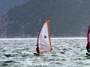 Marmaris'te sörfçüler rüzgarlarına kavuştu