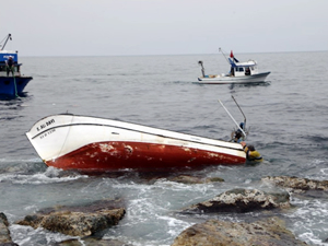 Dikkatsiz balıkçı kayalıklara çaptı