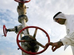 Suudi Arabistan, OPEC’e petrol üretimini artırdığını açıkladı
