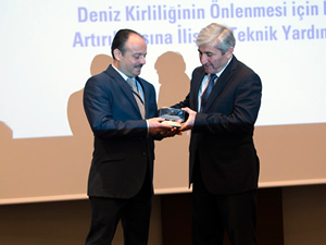 Çevre ve Şehircilik Bakanlığı, İBB Deniz Hizmetleri Müdürlüğü'ne plaket verdi