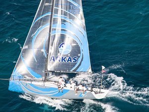 Arkas Sailing Team, şampiyonluğa doğru yol alıyor