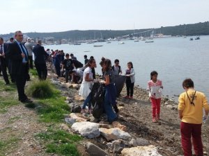 İzmir Sığacık’ta deniz temizliği etkinliği yapıldı