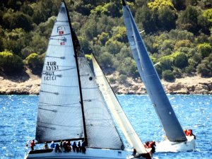 CFM-BAYK Kış Trofesi'nde yarışçılar fırtınayla savaştı