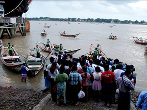 Myanmar'da yolcu teknesi battı: 7 ölü