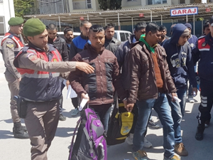 Kıbrıs’tan Türkiye’ye gelen 14 mülteci yakalandı