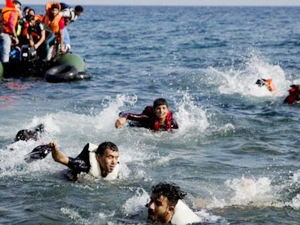 Libya açıklarında göçmen botu battı: 97 kişi kayıp