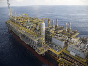 Petrobras petrol sahalarının Statoil'e satılmasını askıya aldı