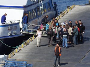 Dikili - Midilli feribot seferleri başladı