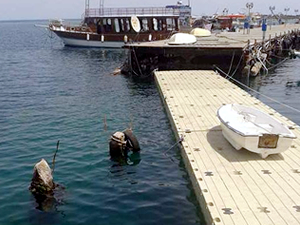 Yıkılan iskele yerine köpük iskele yapıldı