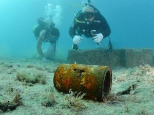 Antalya Kemer'de deniz dibi temizliği yapıldı